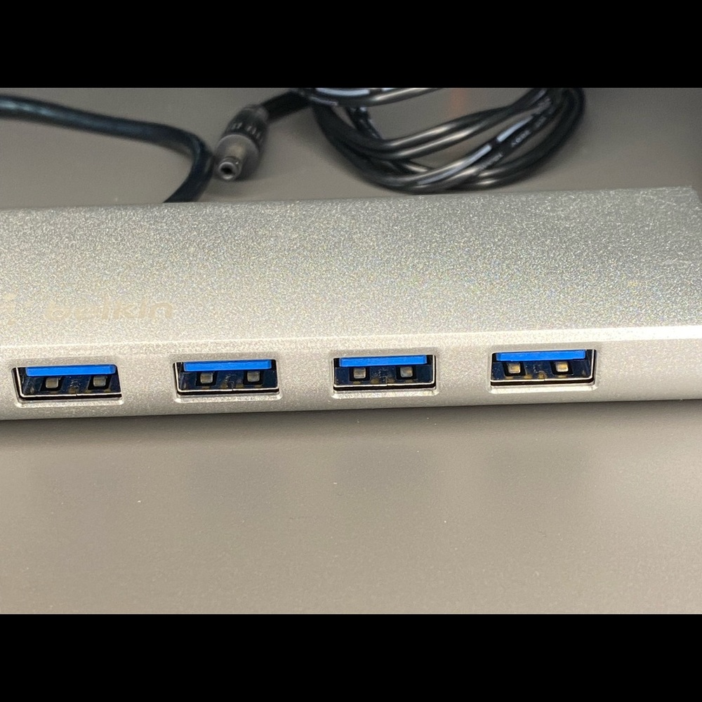 Belkin F4U088tt USB 3.0 4 Port Hub + USB-C Cable